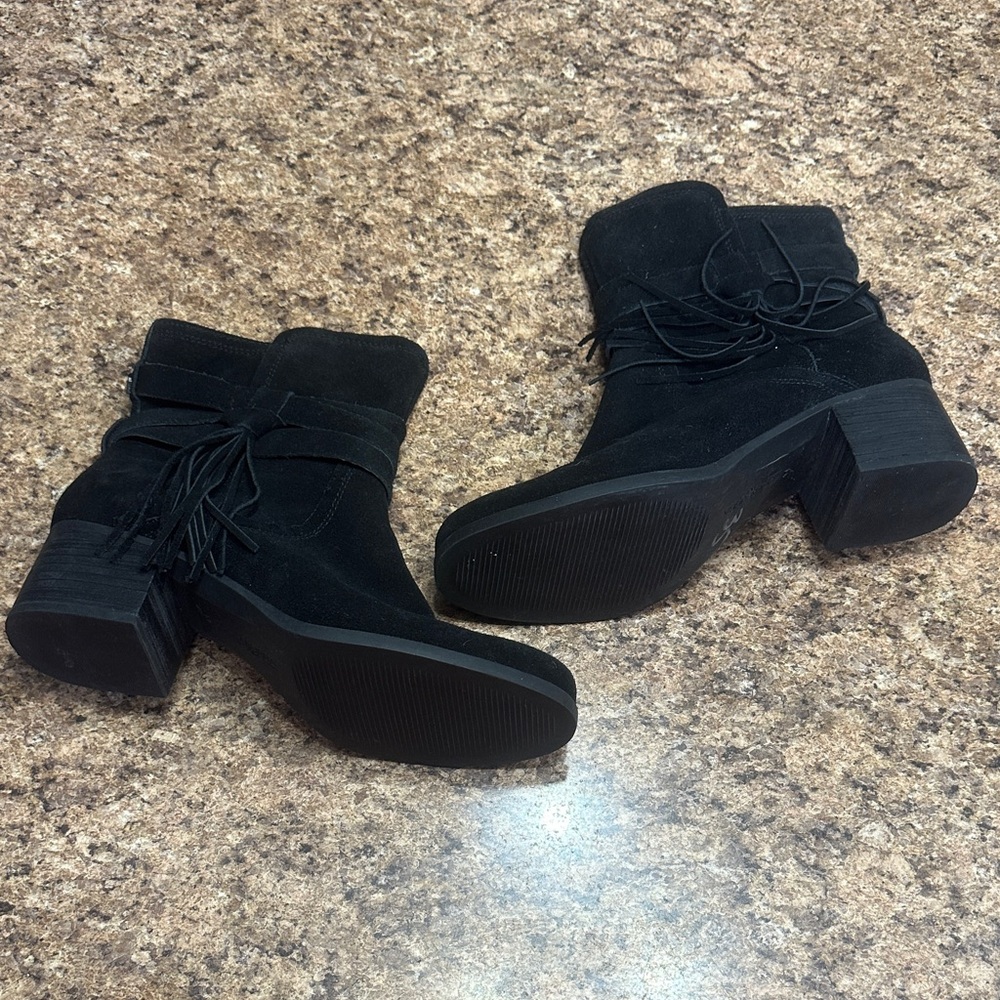Worn Once Women's Koolaburra By Uggs Black Suede Ankle Boots with Tassel 8 Black